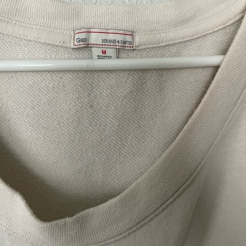 GAP top - Picture 2 of 3